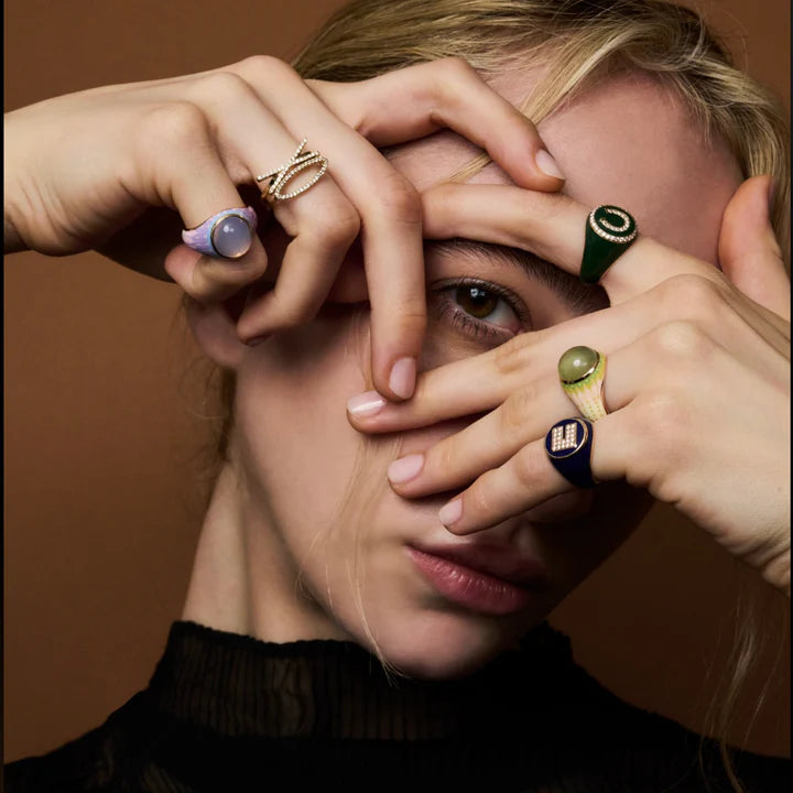 Spark Pinky Square Signet Ring with Horseshoe