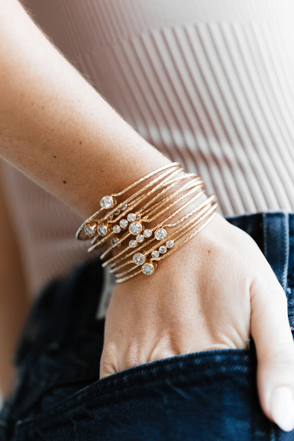 Five Diamond Hammered Bezel Bracelet - Yellow Gold
