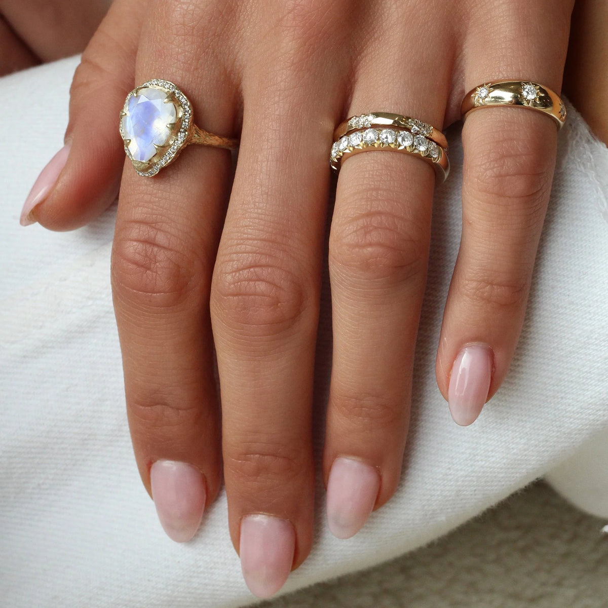 Star Set Rounded Ring